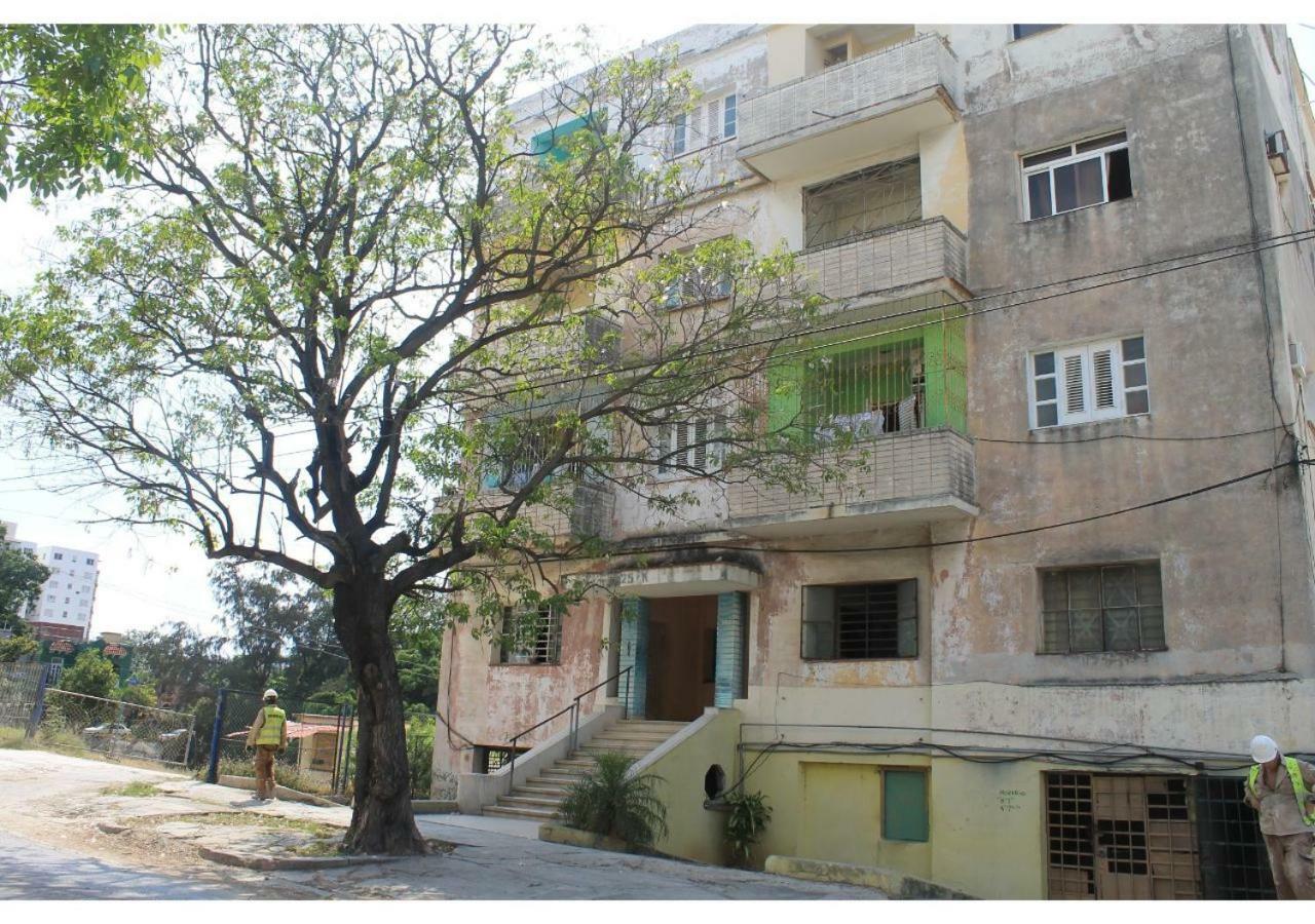 Sophi'S House Vedado Hotel Havana Exterior photo